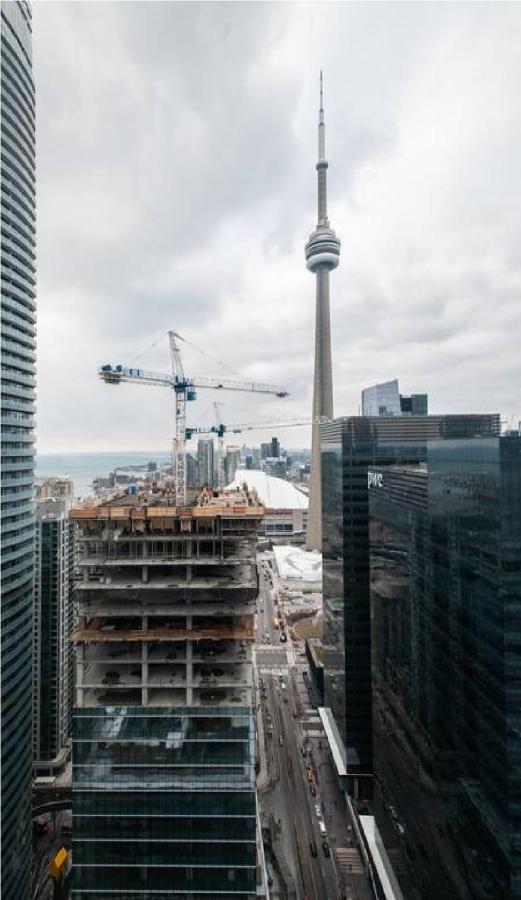 Toronto Downtown Core Two Bedroom Condo With Cn Tower View, Free Parking Exterior photo